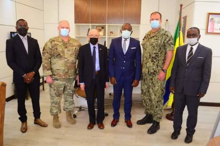 Sur instruction du Maire de la Commune de Libreville Christine MBA NDUTUME Épouse MIHINDOU, son Premier adjoint Serge William AKASSAGA OKINDA a reçu en audience, ce 1er septembre 2021, une forte délégation Américaine, composée de Sam WILLIAM